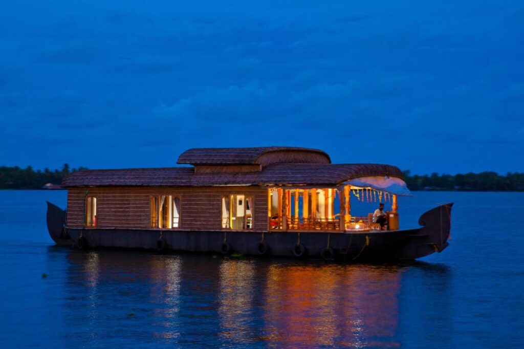 Kerala honeymoon to- houseboat packages